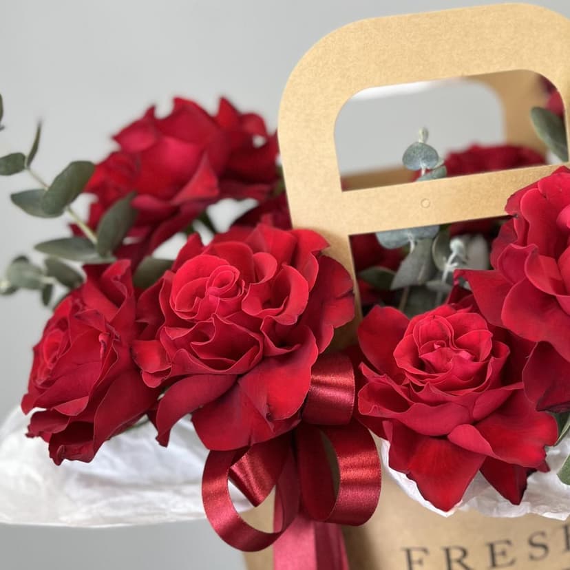 Французская роза: особенности, уход, оформление букетов Французская роза: особенности, уход, оформление букетов