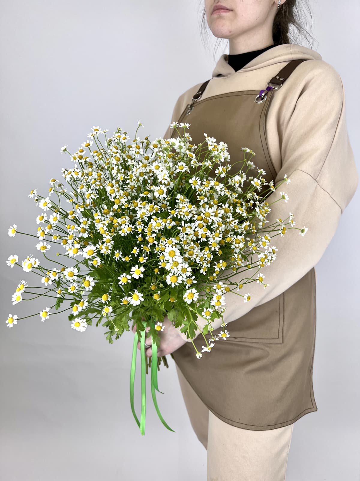 Весенний букет 25 Кустовых Ромашек