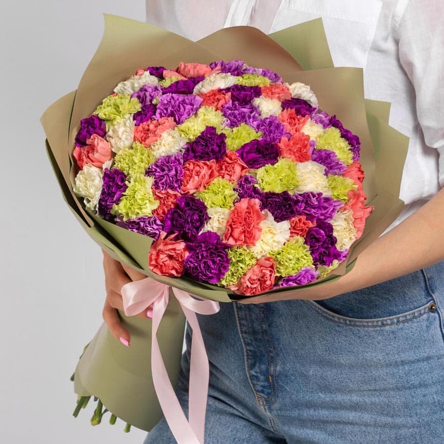 Оригинальный букет 51 диантус в матовой бумаге