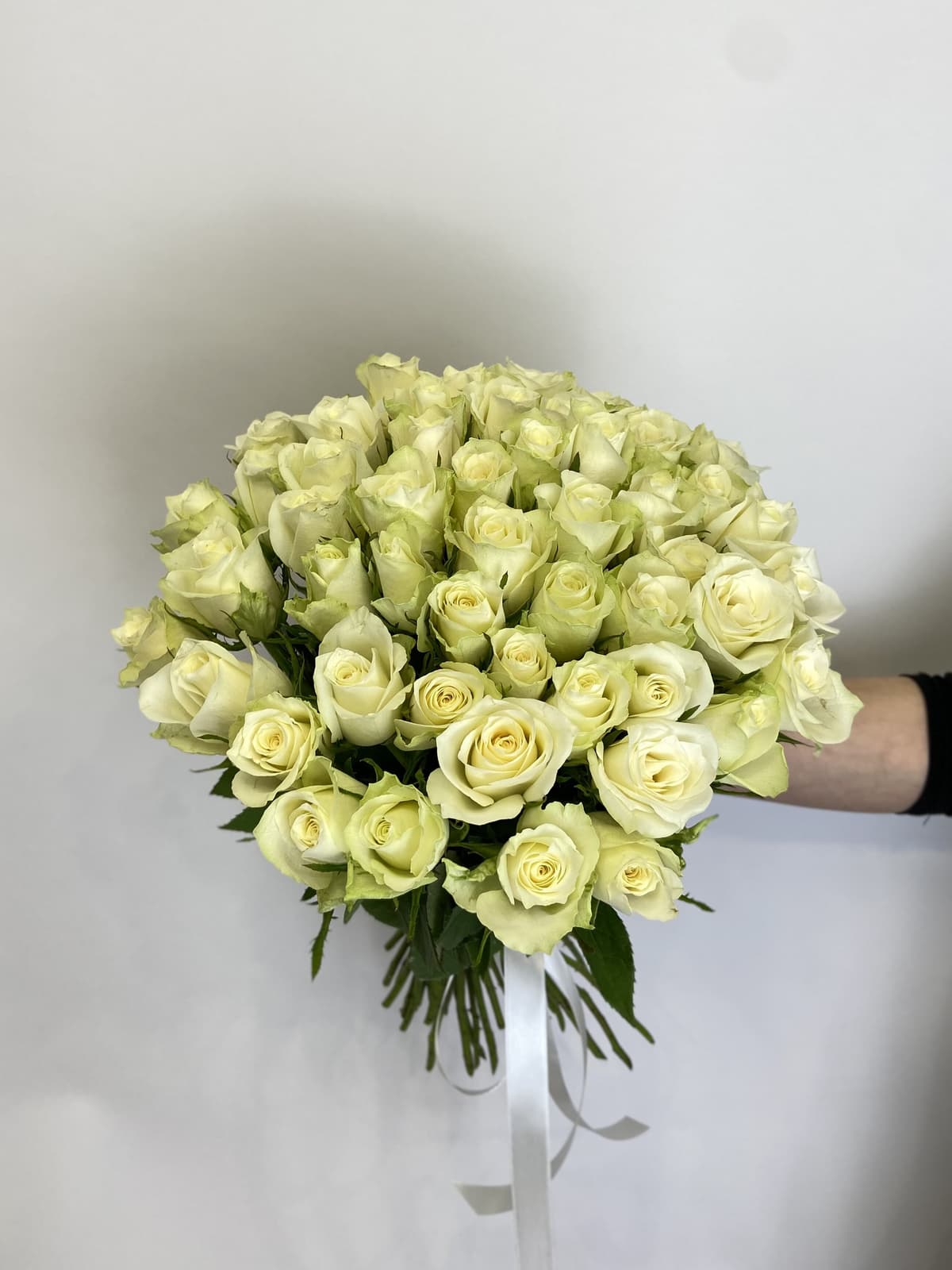 Любимый букет 51шт БЕЛЫЕ Розы Кения 35-40см
