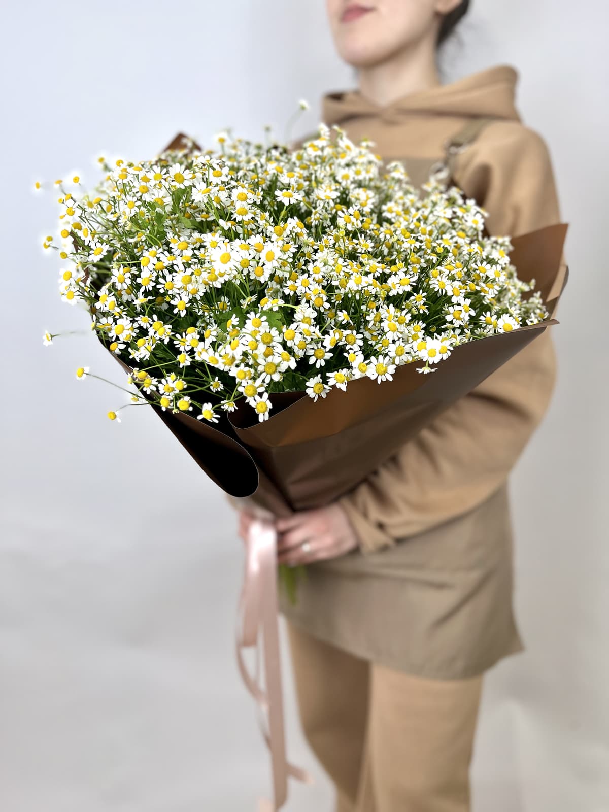 Букет 75 Кустовых Ромашек