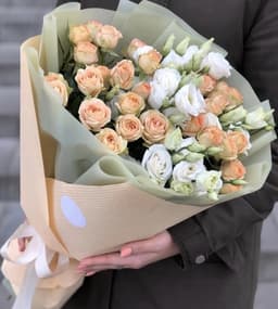 Стильный букет "Эустомы и кустовые Розы" Уфа