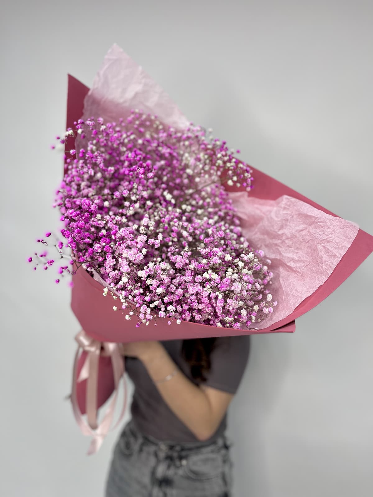 Стильный букет "Гипсофилия роза"