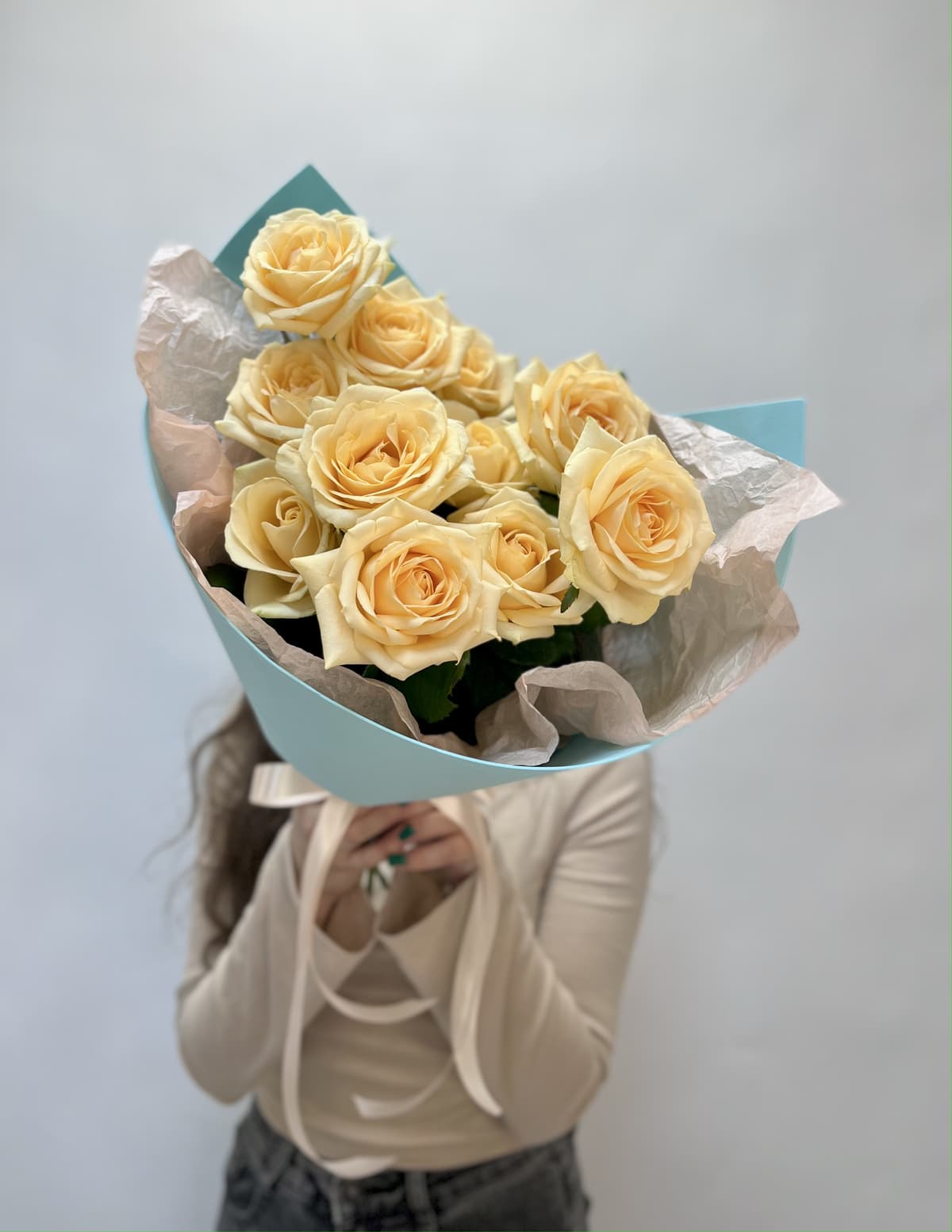 Букет из 11 Персиковых Роз в Фоамиране