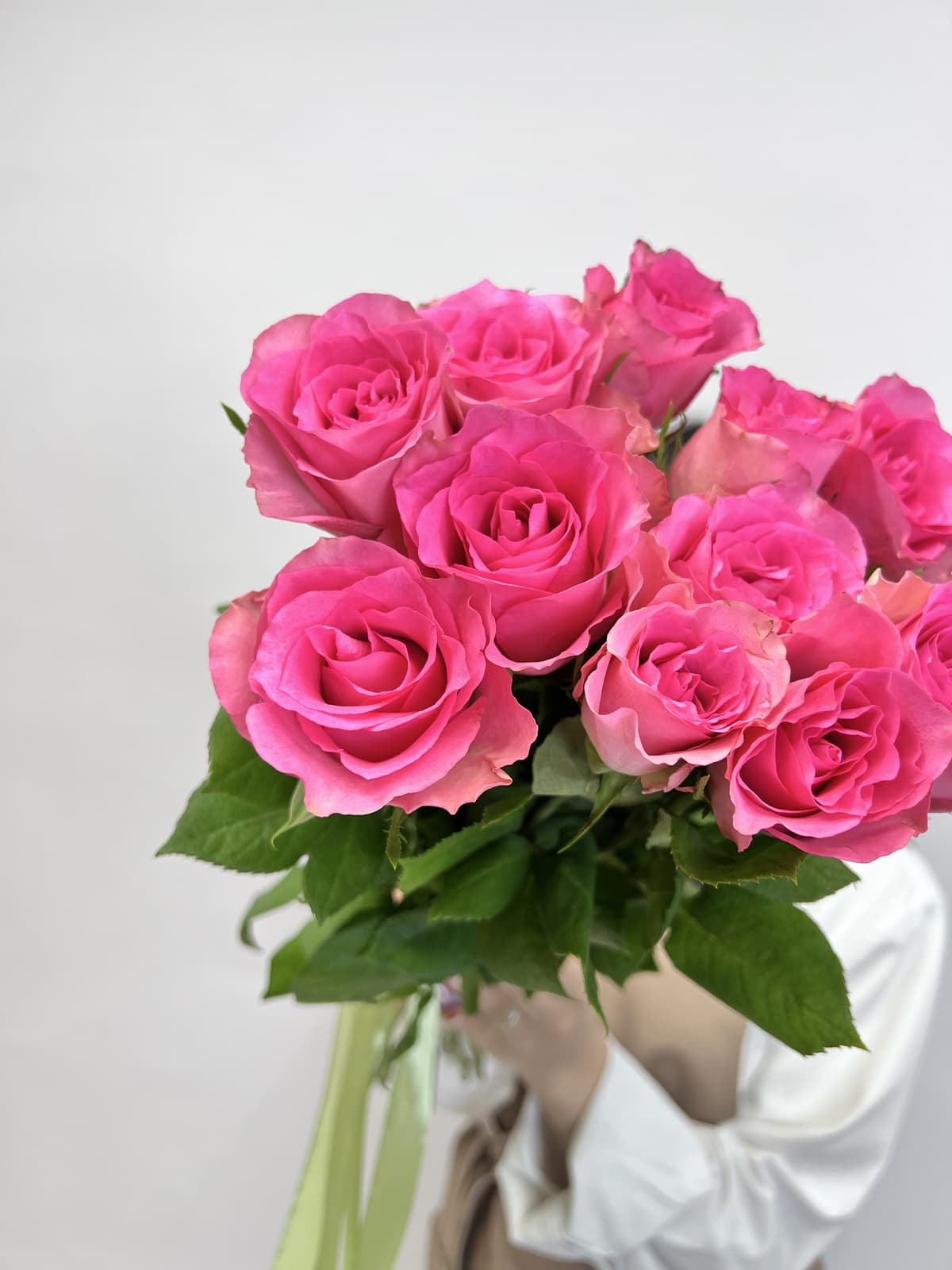 Дизайнерский букет из 11 розовых роз стандарт 50 см