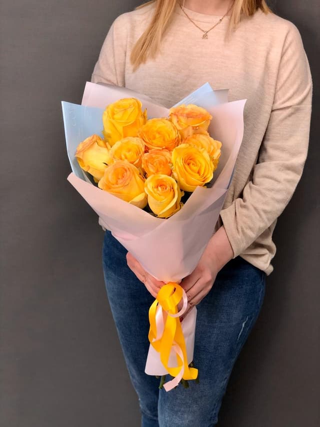 Букет из 11 жёлтых роз Эквадор в фирменном оформлении 60 см Букет из 11 жёлтых роз Эквадор в фирменном оформлении 60 см