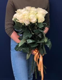 Букет из 15 белых Роз Эквадор 80 см