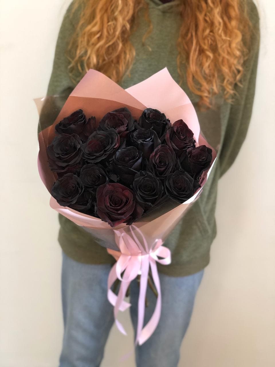 Букет из 15 чёрных Роз Эквадор в матовой бумаге
