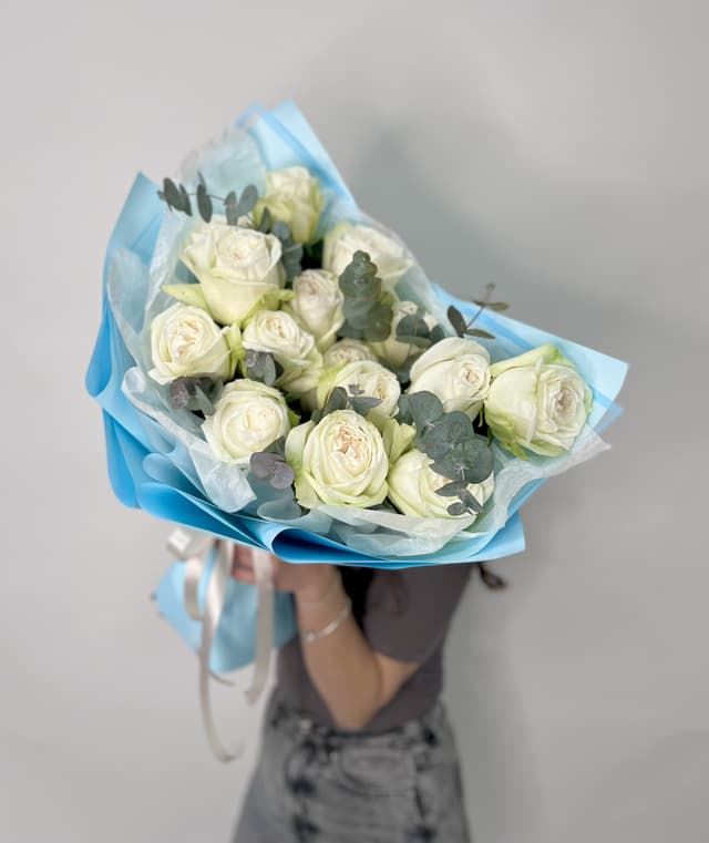 Букет из 15 Пионовидных Роз white O’Hara Букет из 15 Пионовидных Роз white O’Hara