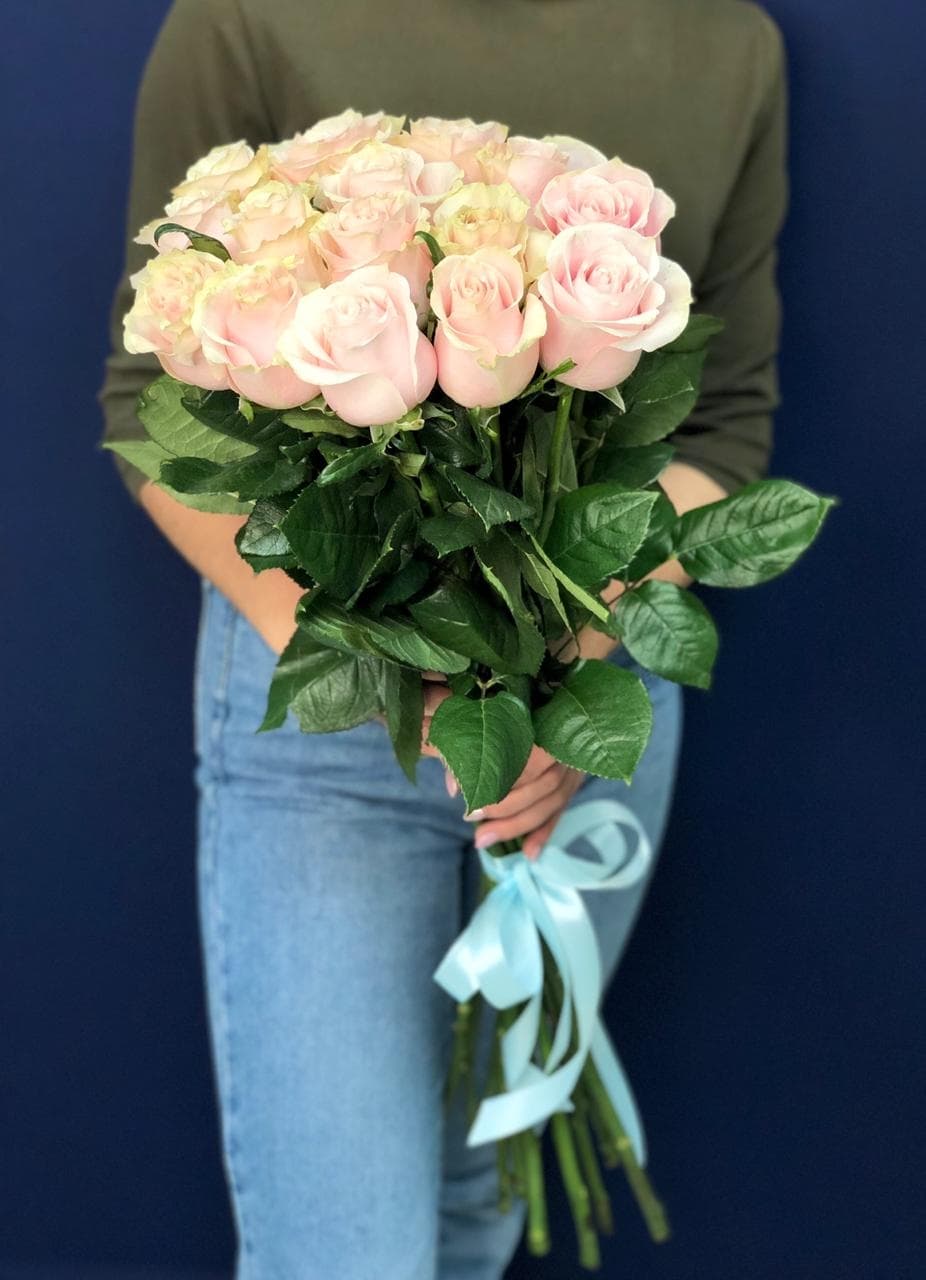 Букет из 15 розовых Роз Эквадор 60 см