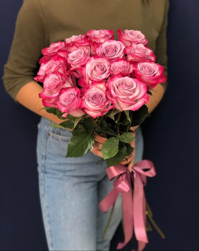 Букет из 15 сиреневых Роз Эквадор 70 см Букет из 15 сиреневых Роз Эквадор 70 см