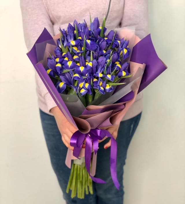 Букет из 25 ирисов Уфа Букет из 25 ирисов Уфа