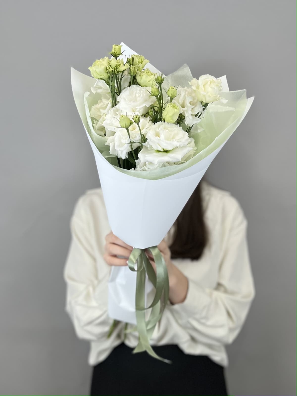 Мини букет из 3 белых эустом