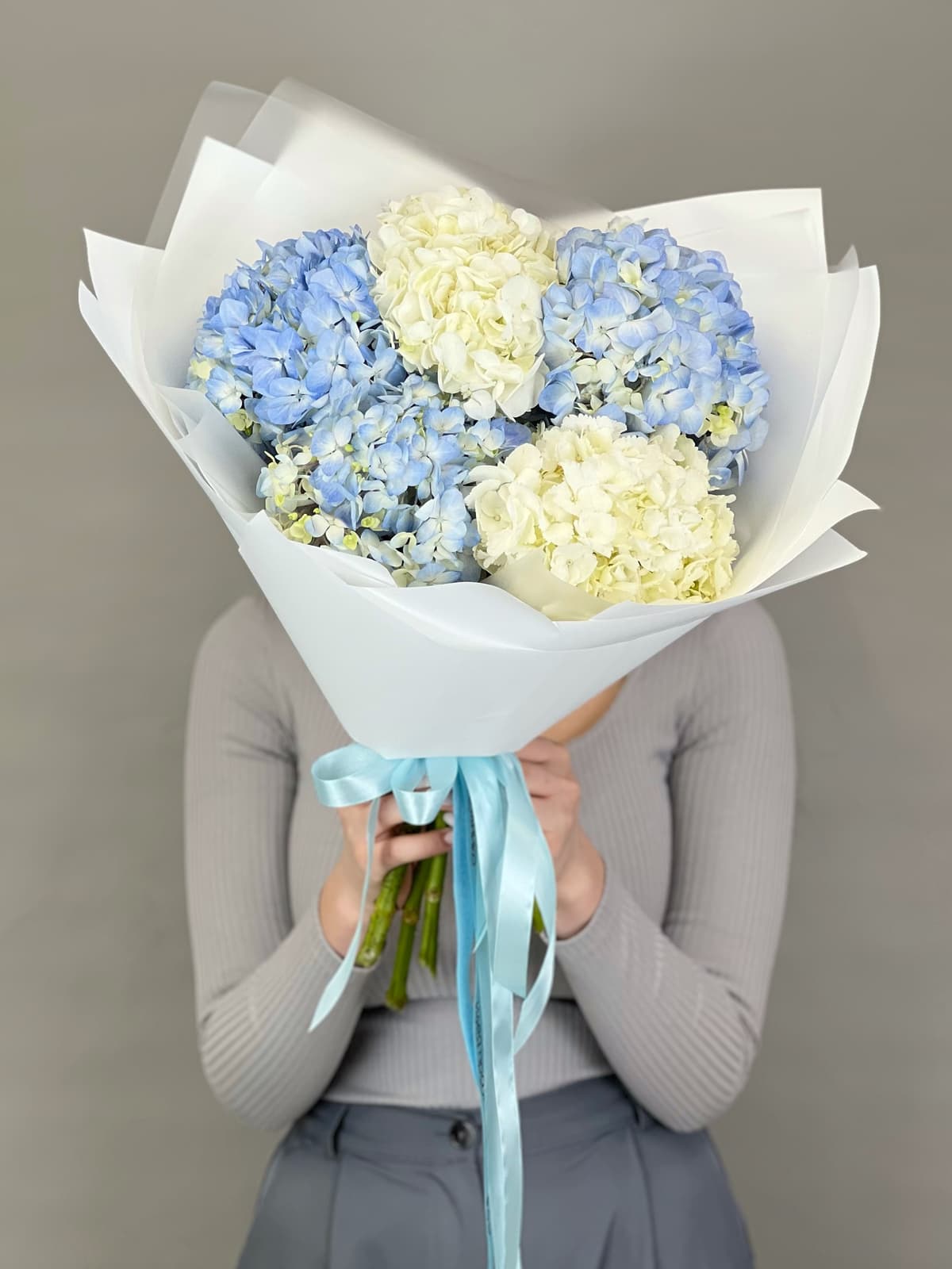 Букет из 5 гортензиий "Sky Blue"