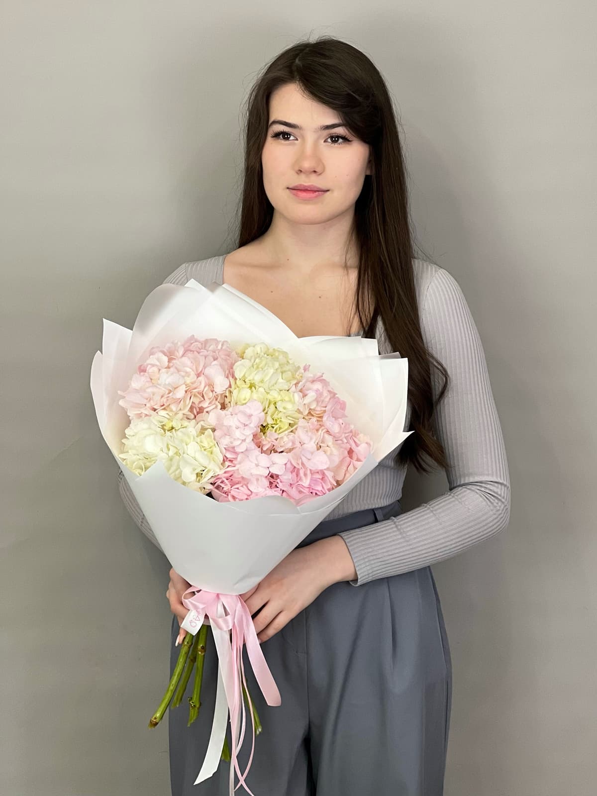 Цветочный букет из 5 гортензий "Blush"