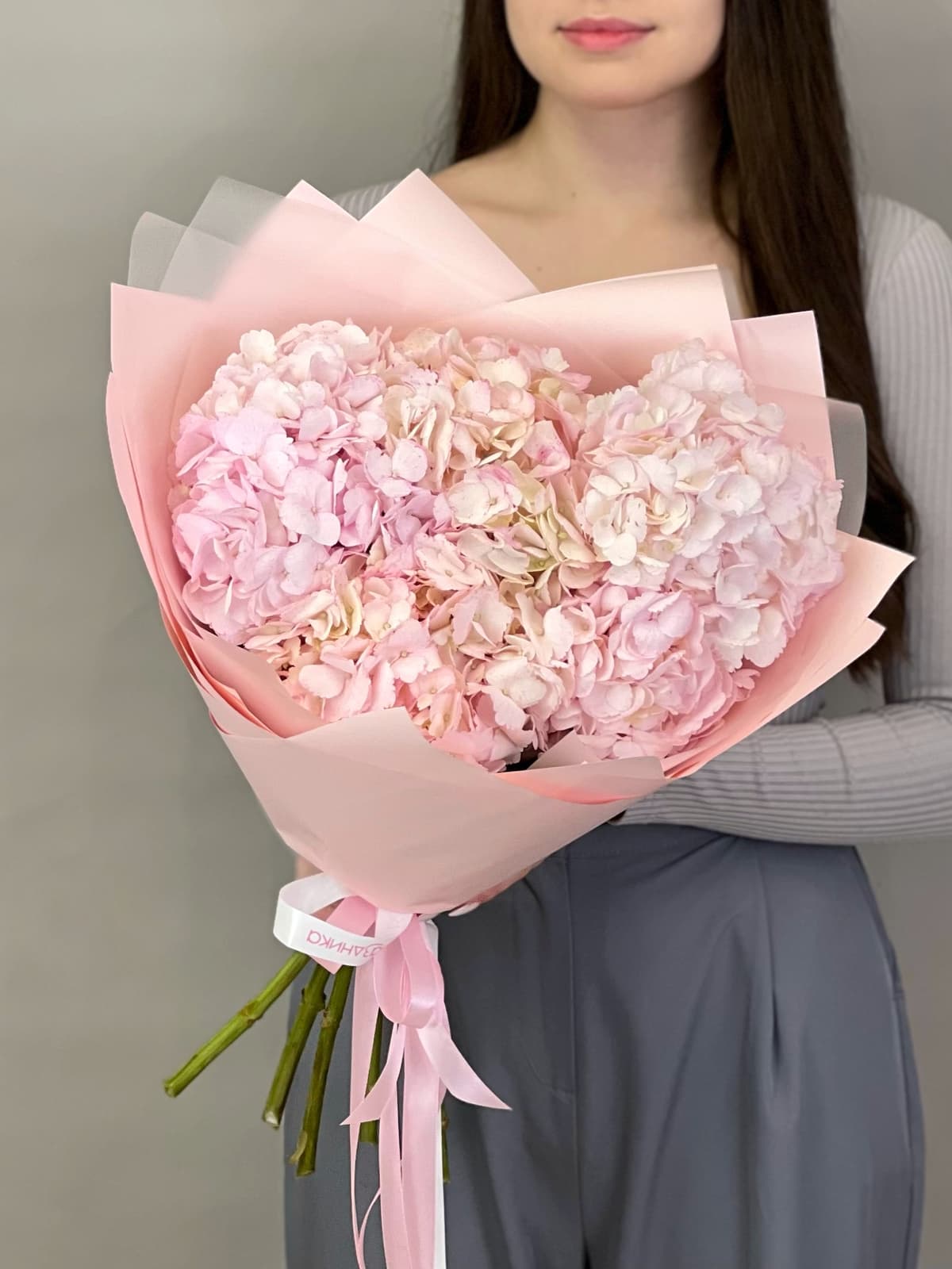 Букет из 5 розовых гортензий