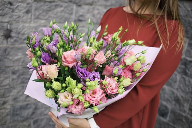 Шикарный букет из 51 Эустомы в матовой бумаге Уфа Шикарный букет из 51 Эустомы в матовой бумаге Уфа