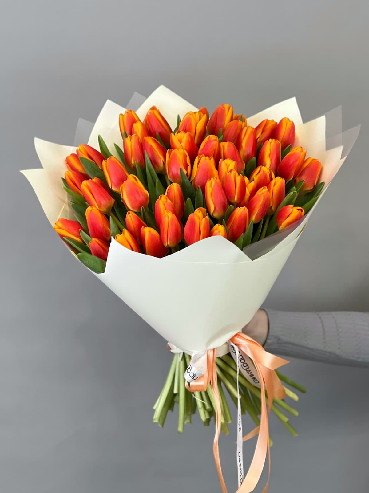 Букет из 51 оранжевого тюльпана