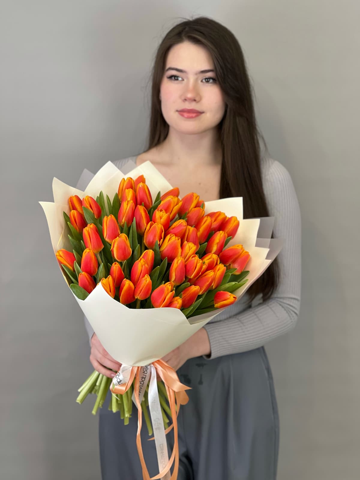 Букет из 51 оранжевого тюльпана