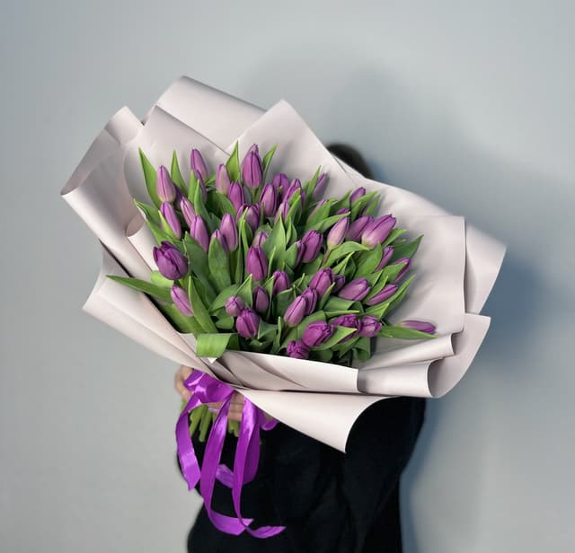 Букет из 51 Тюльпана в матовой бумаге Букет из 51 Тюльпана в матовой бумаге