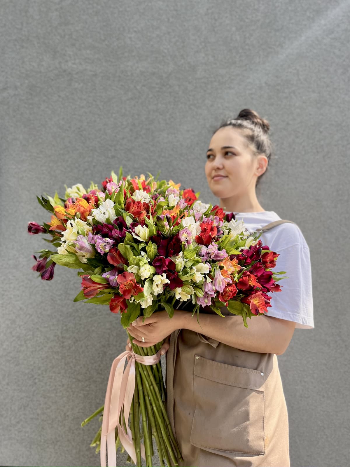 Классический букет из 55 Альстромерий микс