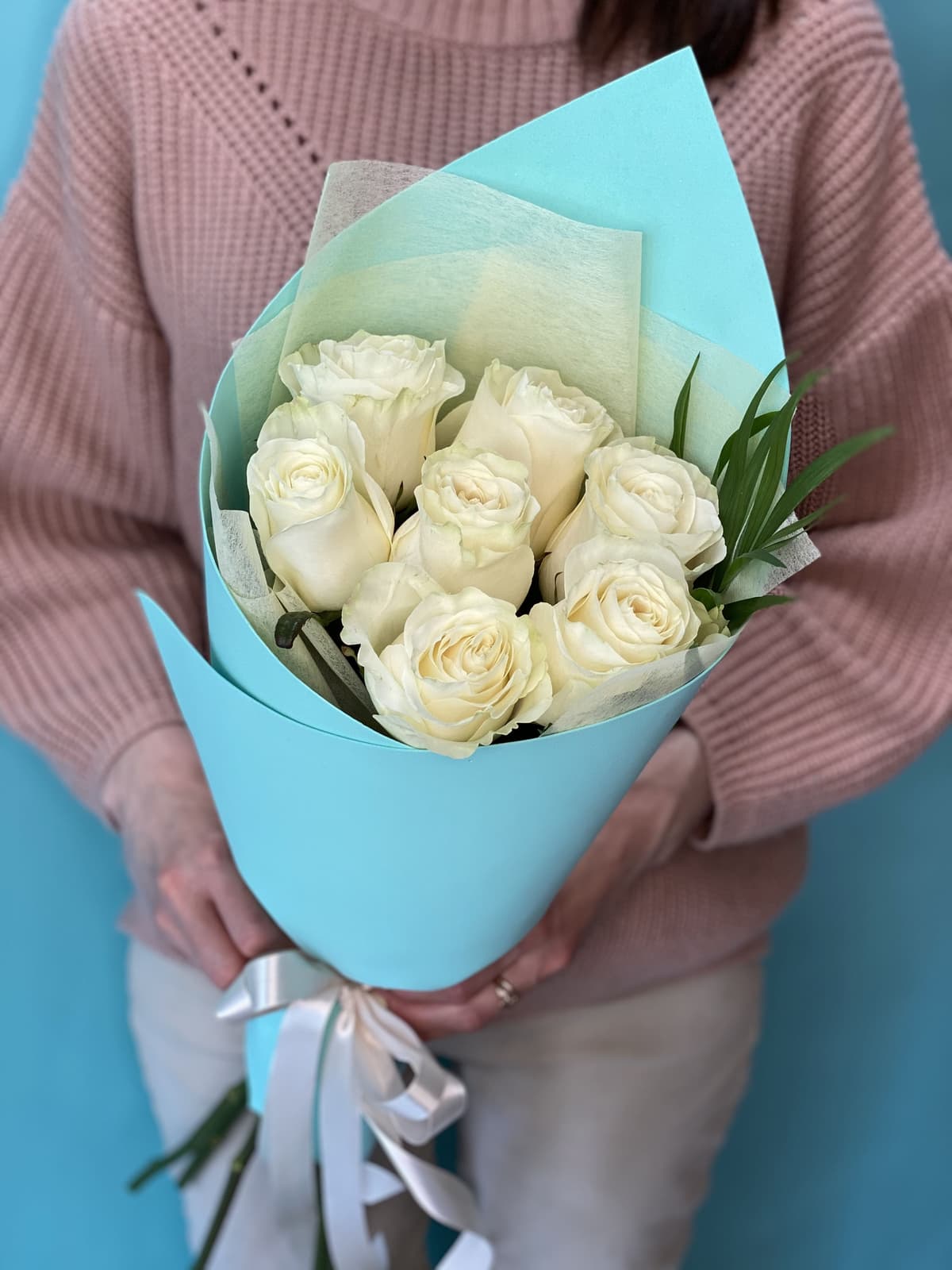 Букет из 7 белых Роз Эквадор в фоамиране 80 см