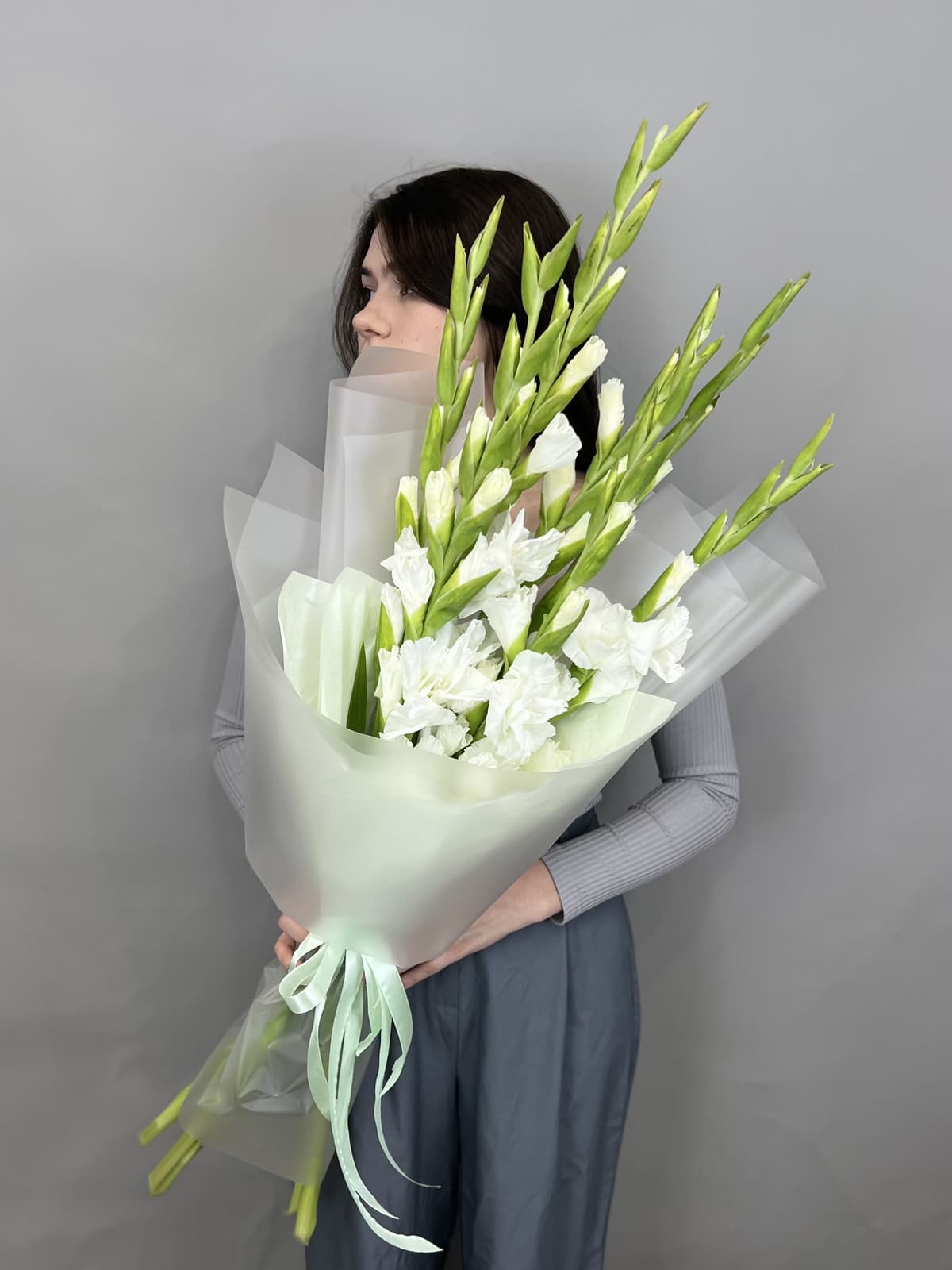 Букет из 7 Гладиолусов в матовой бумаге Уфа