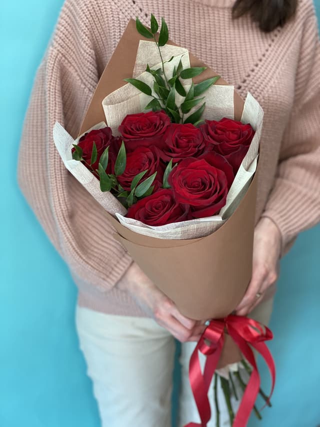 Букет из 7 красных Роз Эквадор в фоамиране 90 см Букет из 7 красных Роз Эквадор в фоамиране 90 см