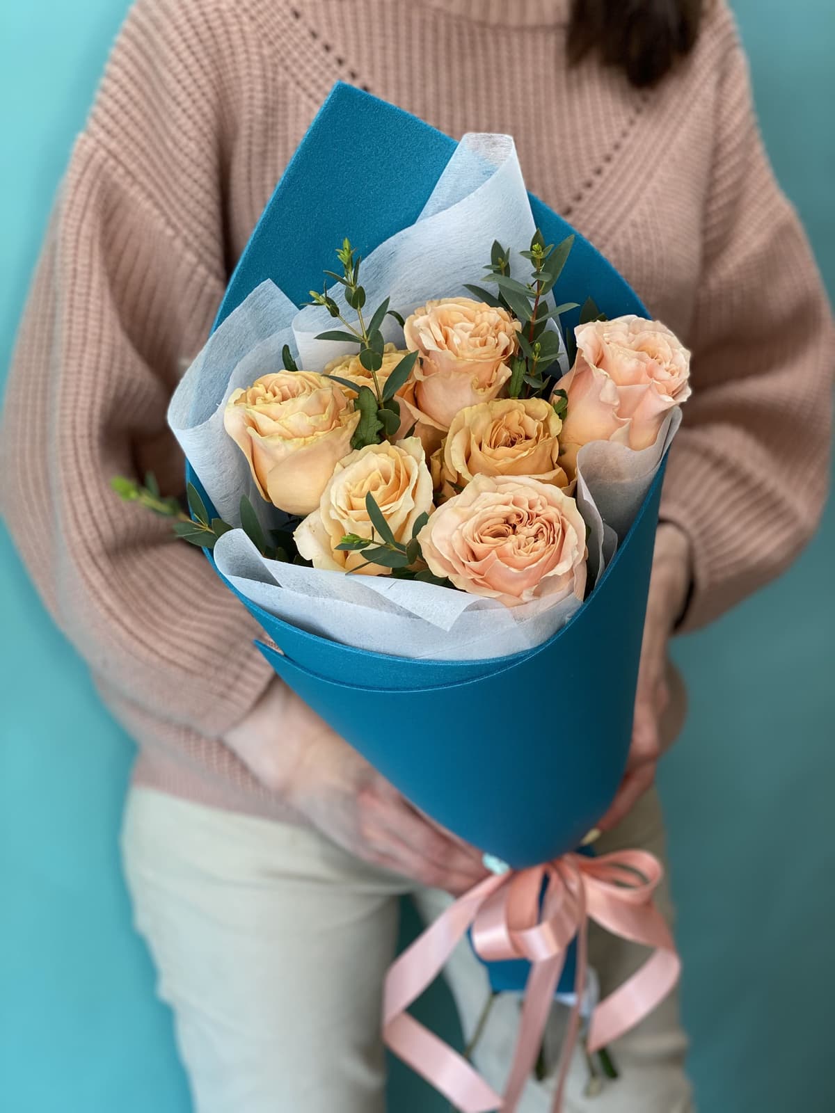 Букет из 7 персиковых Роз Эквадор в фоамиране 50 см