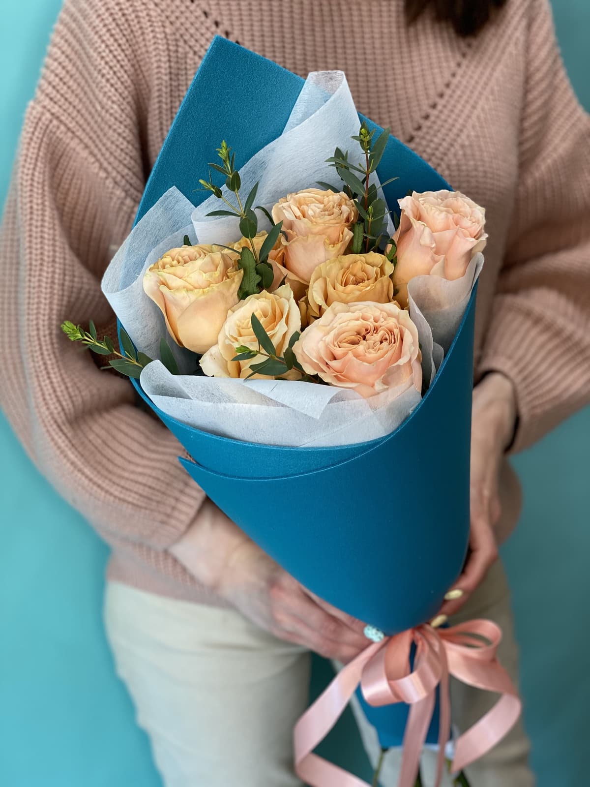 Букет из 7 персиковых Роз Эквадор в фоамиране 50 см