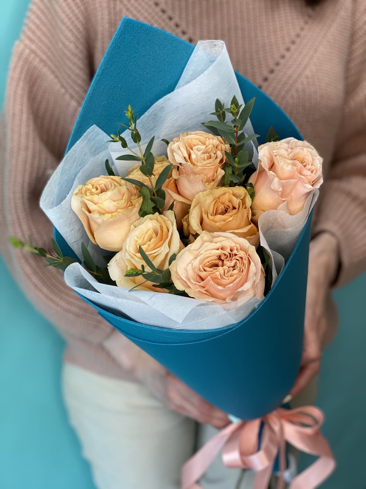 Букет из 7 персиковых Роз Эквадор в фоамиране 70 см