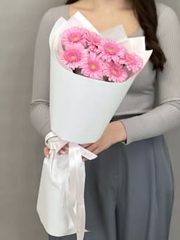 Букет из 7 розовых гермини