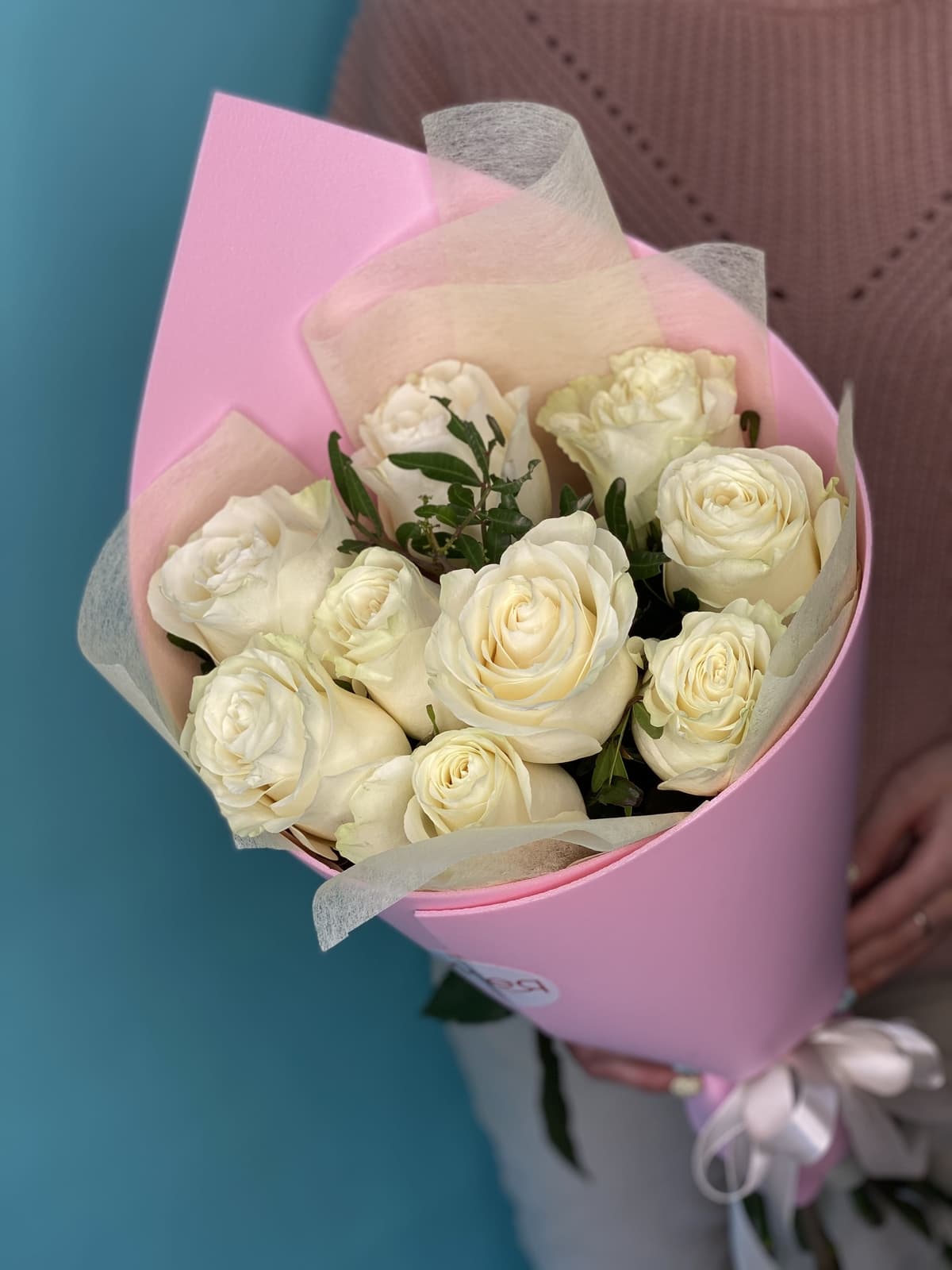 Нежный букет из 9 белых Роз Эквадор в фоамиране 70 см