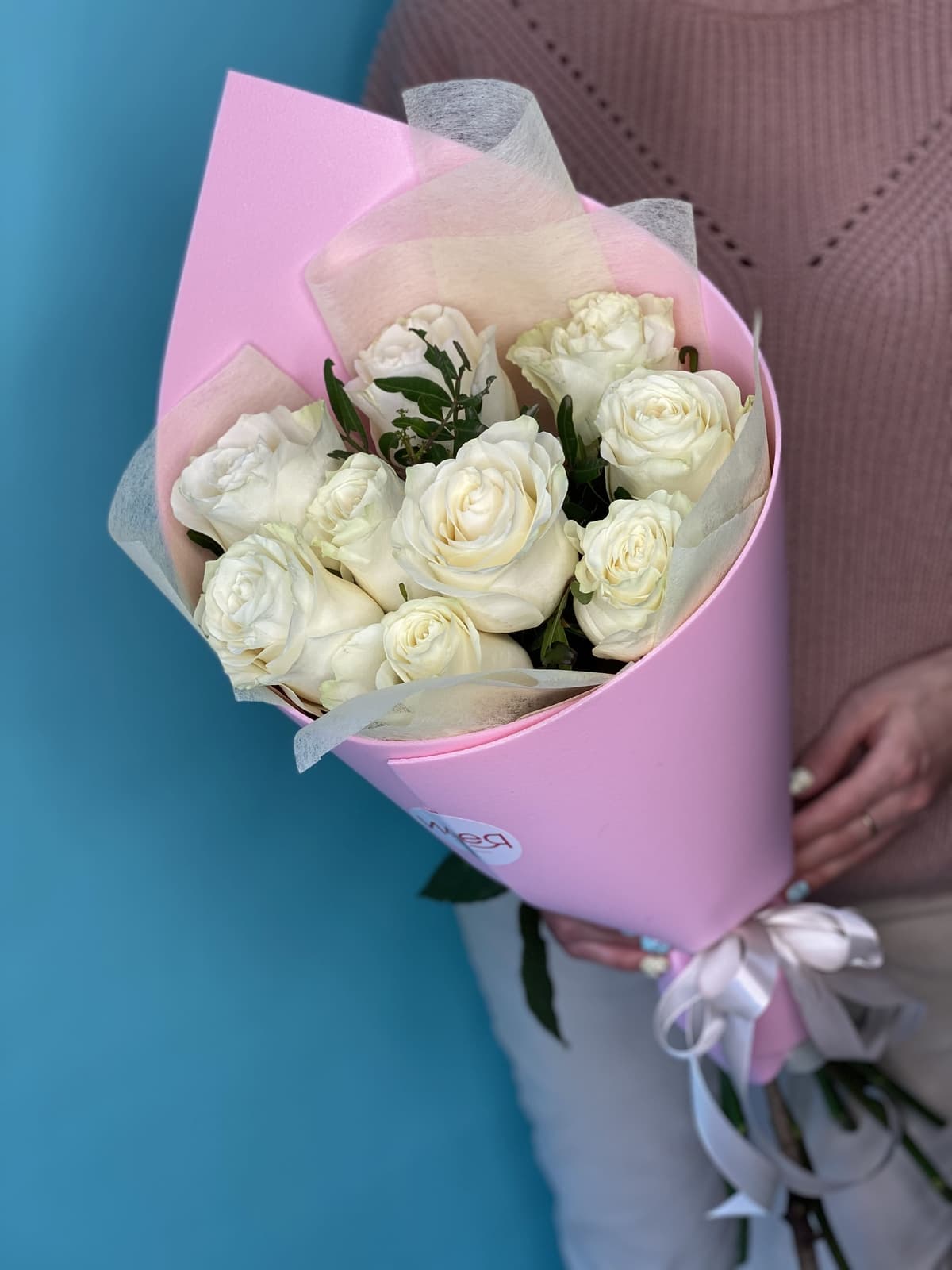 Букет из 9 белых Роз Эквадор в фоамиране 80 см