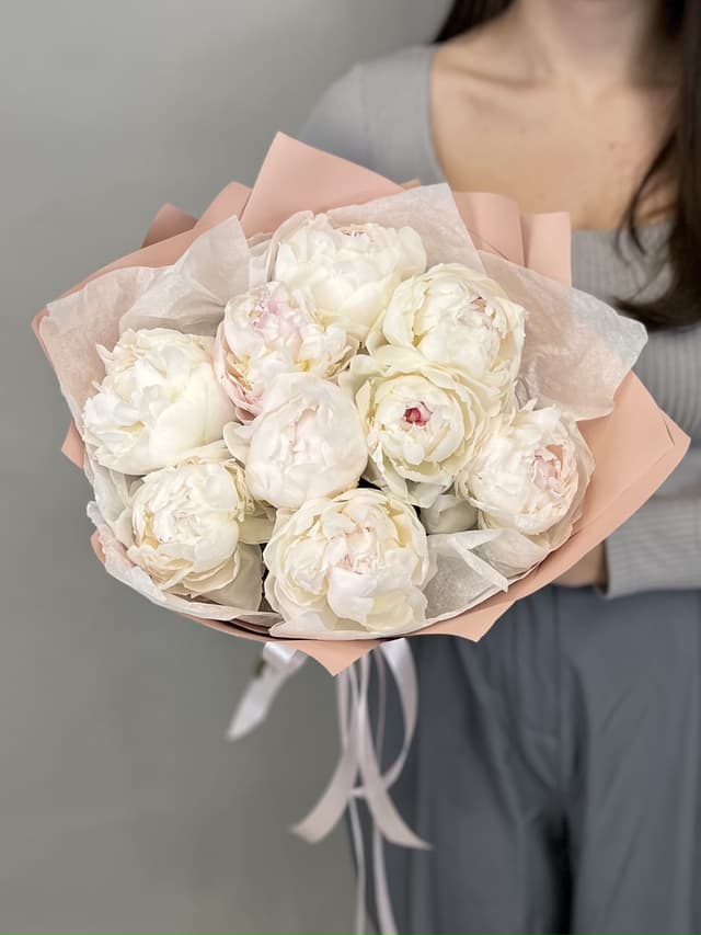 Цветочный букет из 9 пионов Odile Цветочный букет из 9 пионов Odile