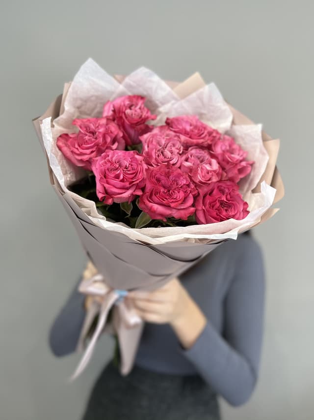 Красивый букет из 9 пионовидных роз "Country Blues" Красивый букет из 9 пионовидных роз "Country Blues"