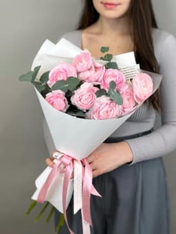 Букет из 9 ранункулюсов "Lady"