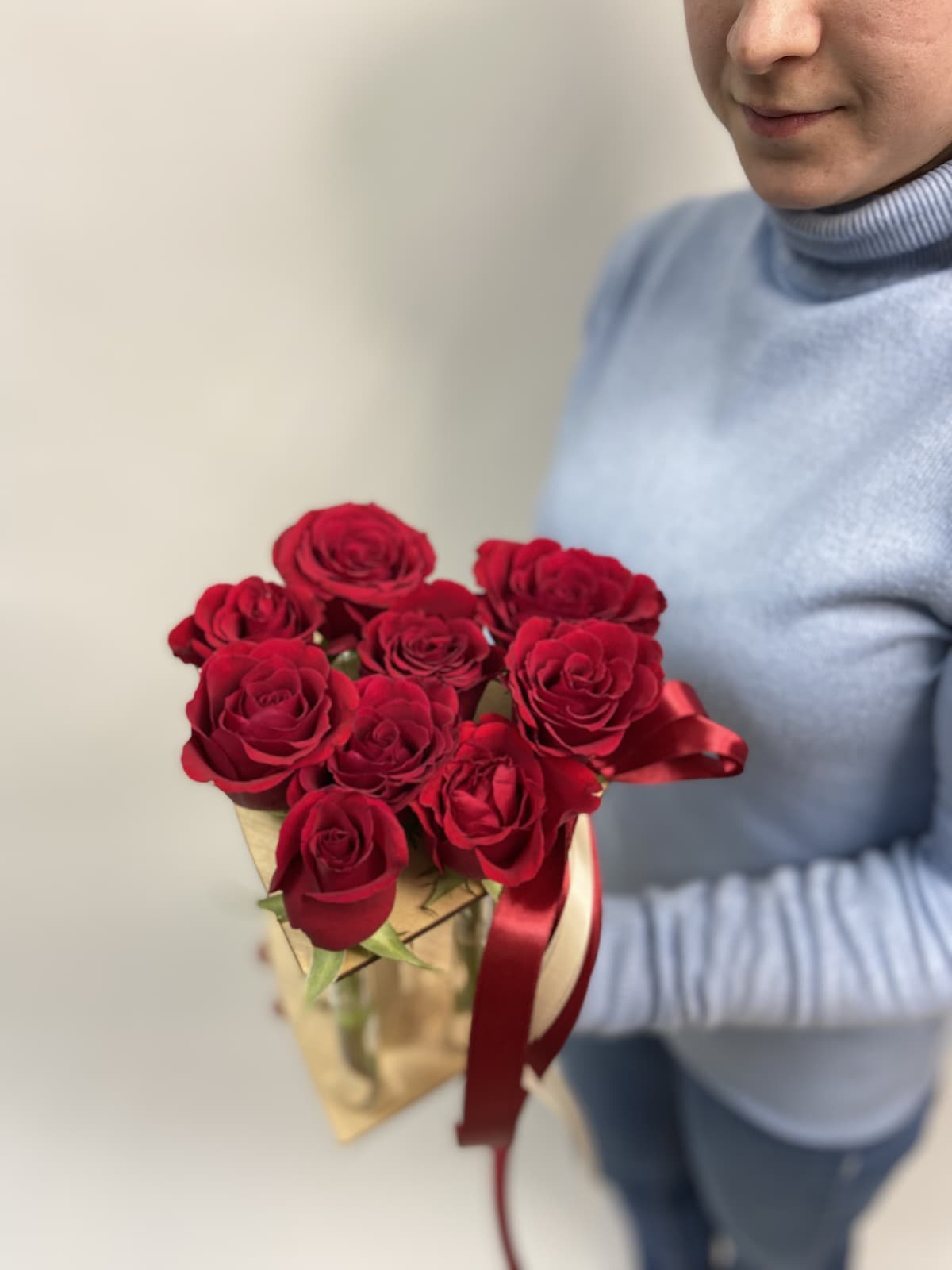 Букет из 9 роз в пробирках