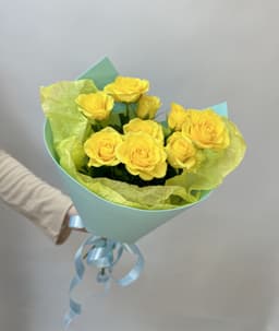 Букет из 9 Жёлтых Роз в Фоамиранеё