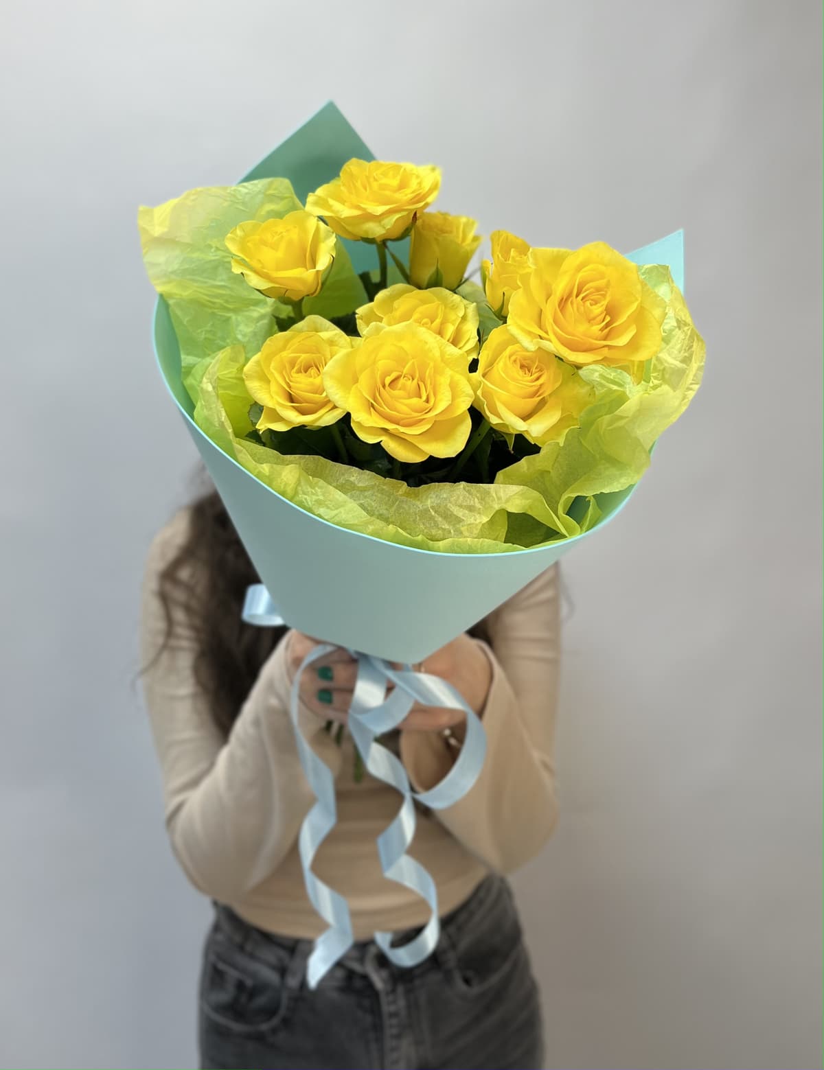 Букет из 9 Жёлтых Роз в Фоамиранеё