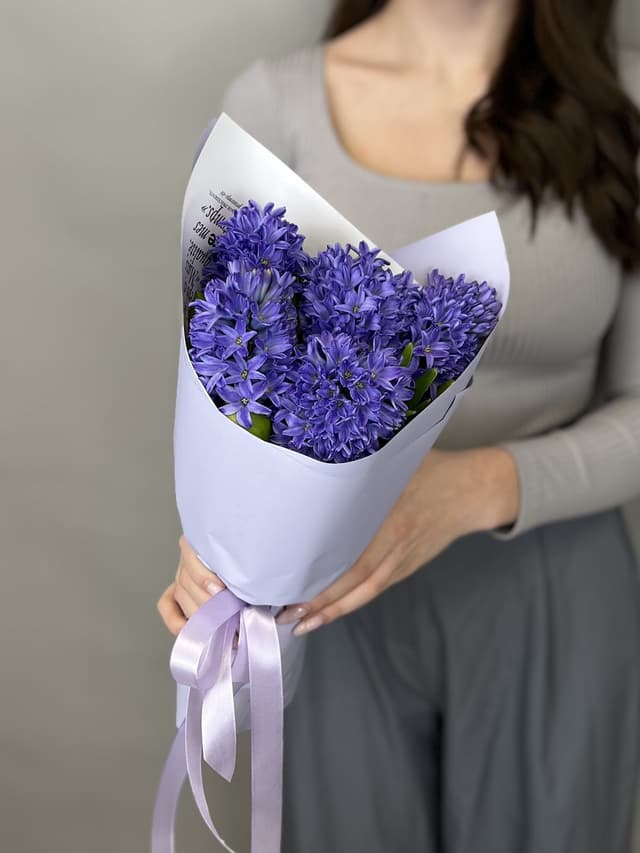 Красивый букет из гиацинтов "Minos" S Красивый букет из гиацинтов "Minos" S