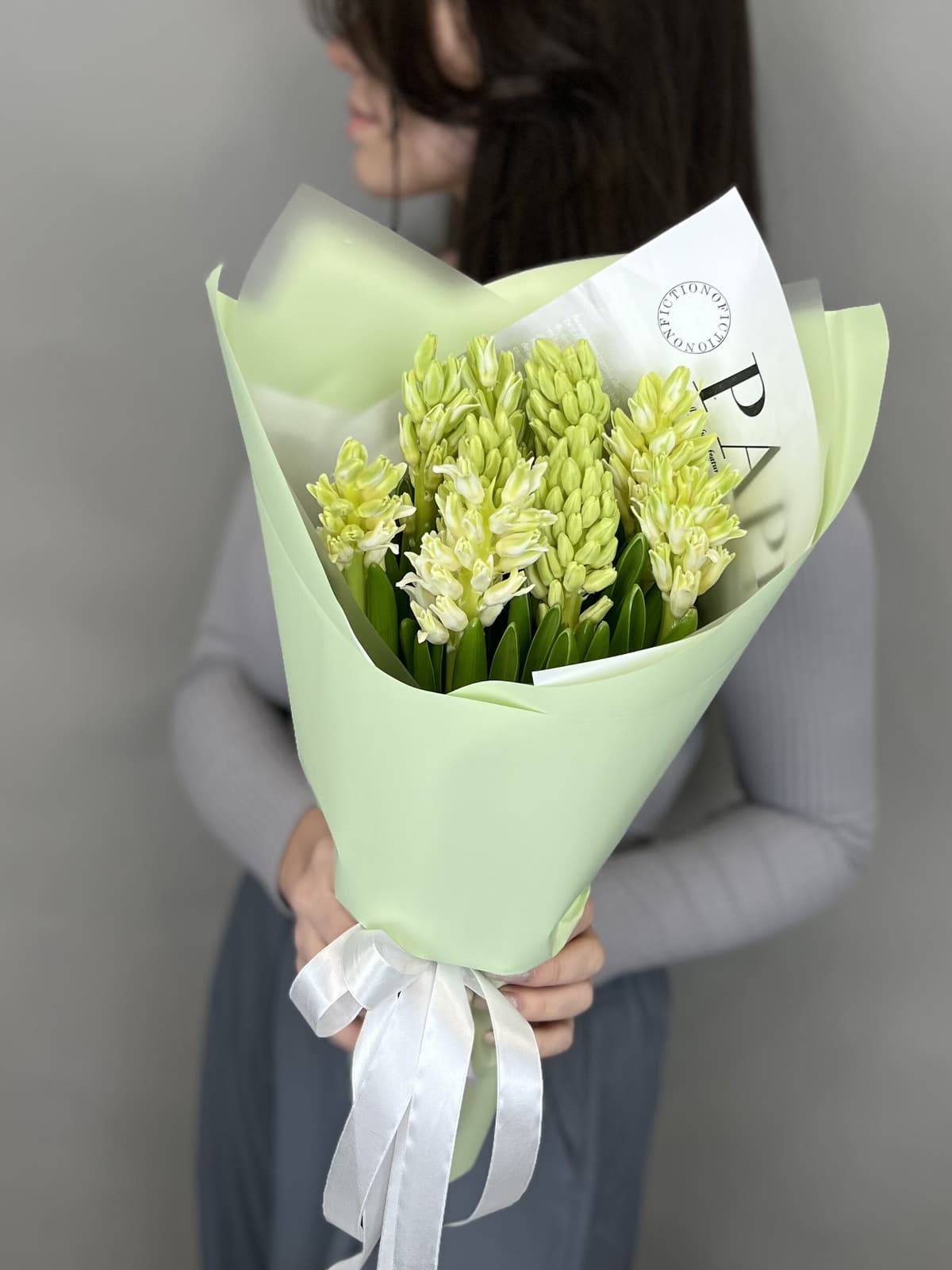 Свежий букет из гиацинтов "Top white" M