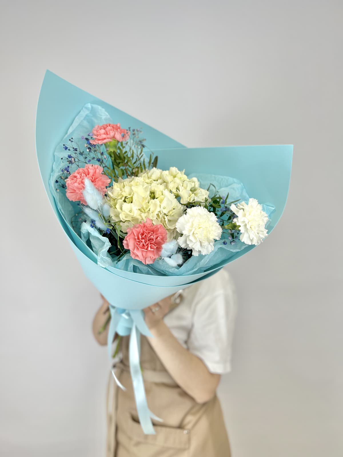 Букет с Гортензией и Диантусами