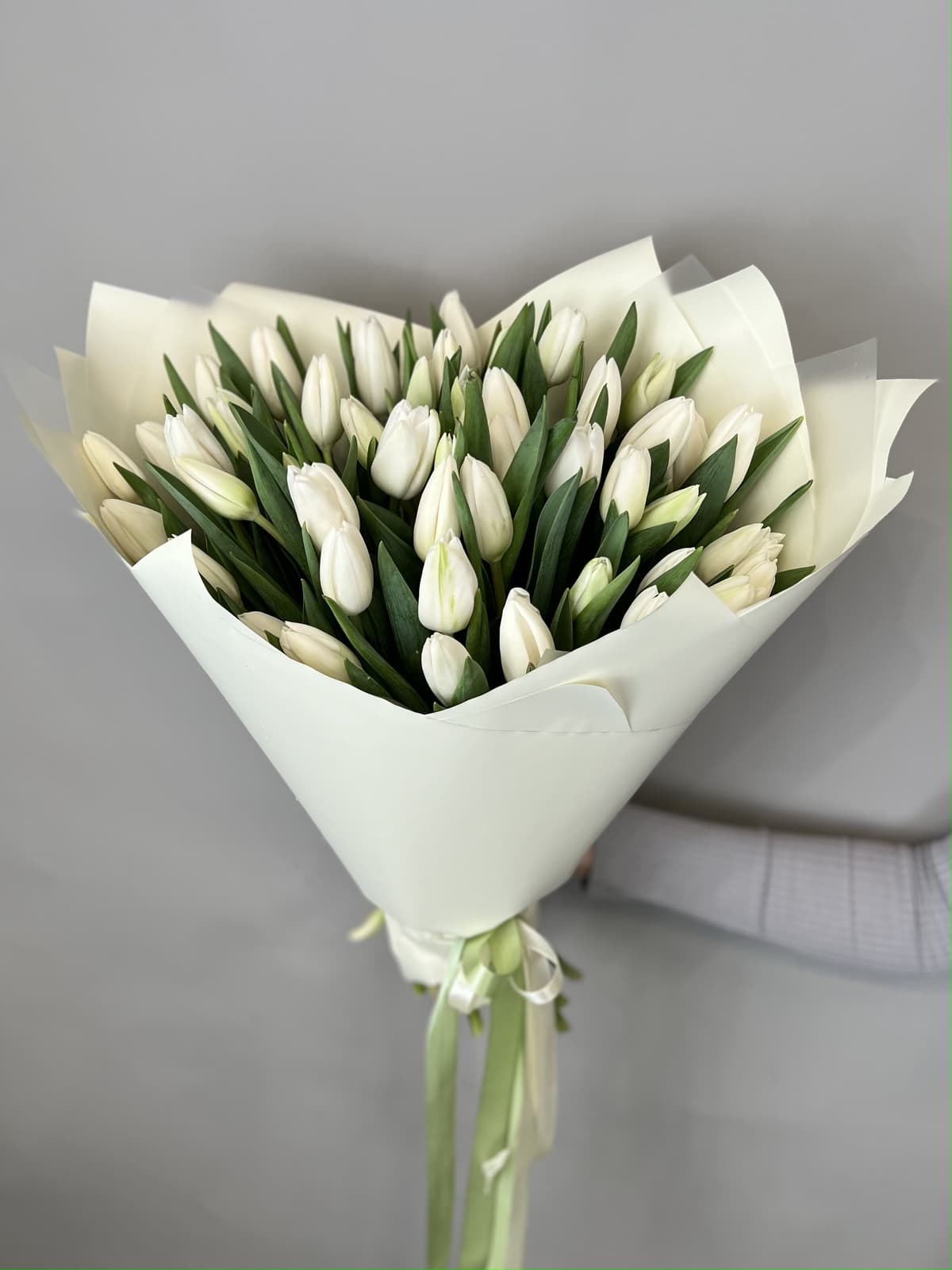 Весенний букет из 51 белого тюльпана "White" L