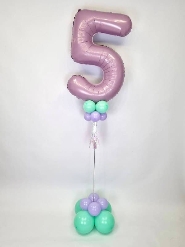 Цифра на стойке из шаров с воздухом «Стандарт»