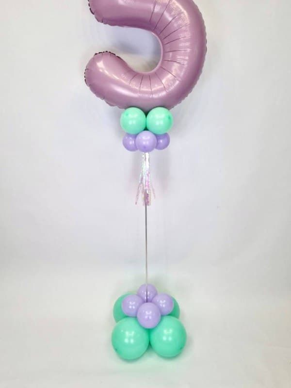 Цифра на стойке из шаров с воздухом «Стандарт»