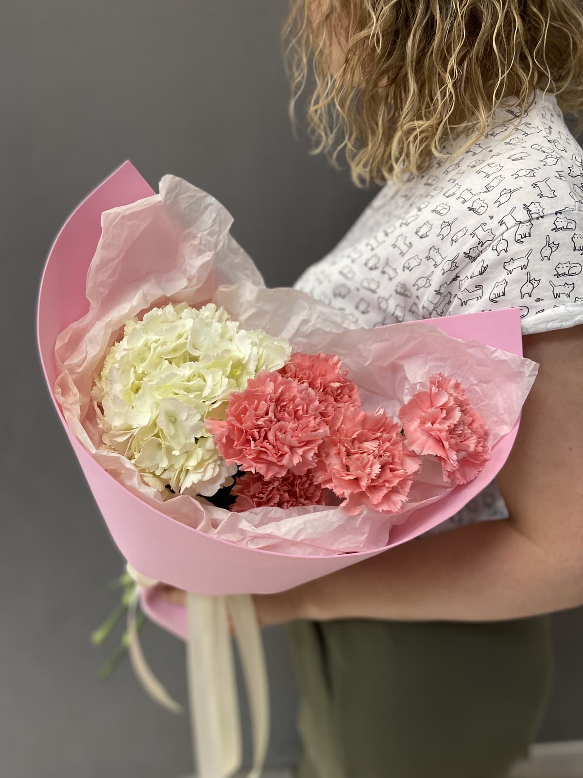 Дуо букет из Гортензии и Гвоздики в фоамиране