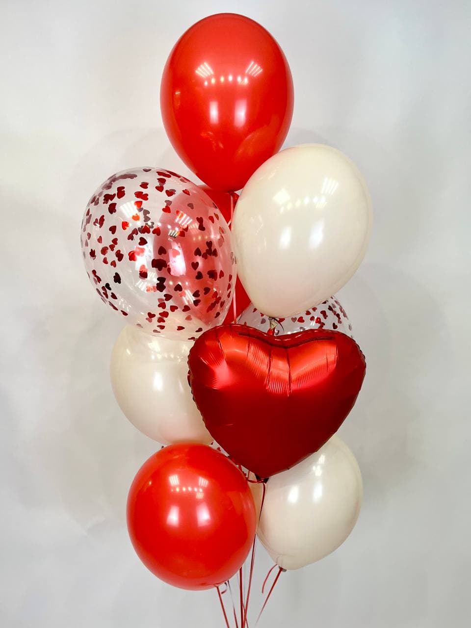 Фонтан из шаров «Красные сердечки»
