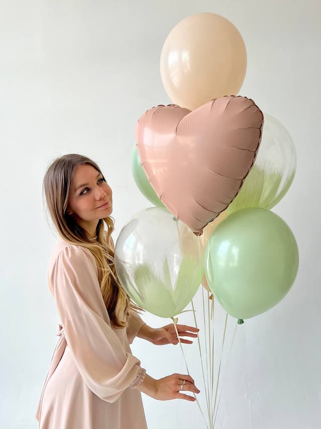 Фонтан из шаров «Румяна» Фонтан из шаров «Румяна»