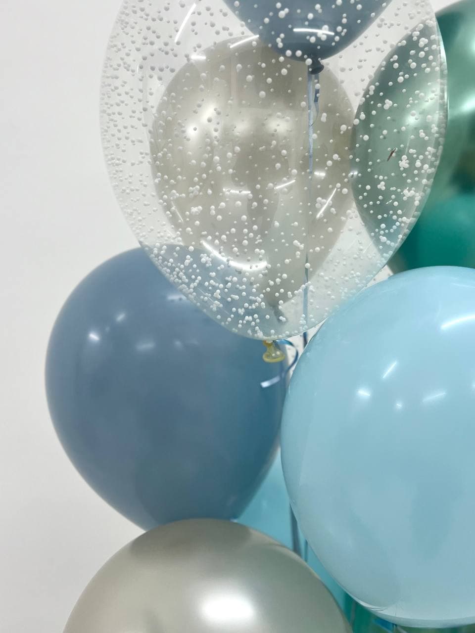 Фонтан из шаров «Снежный»